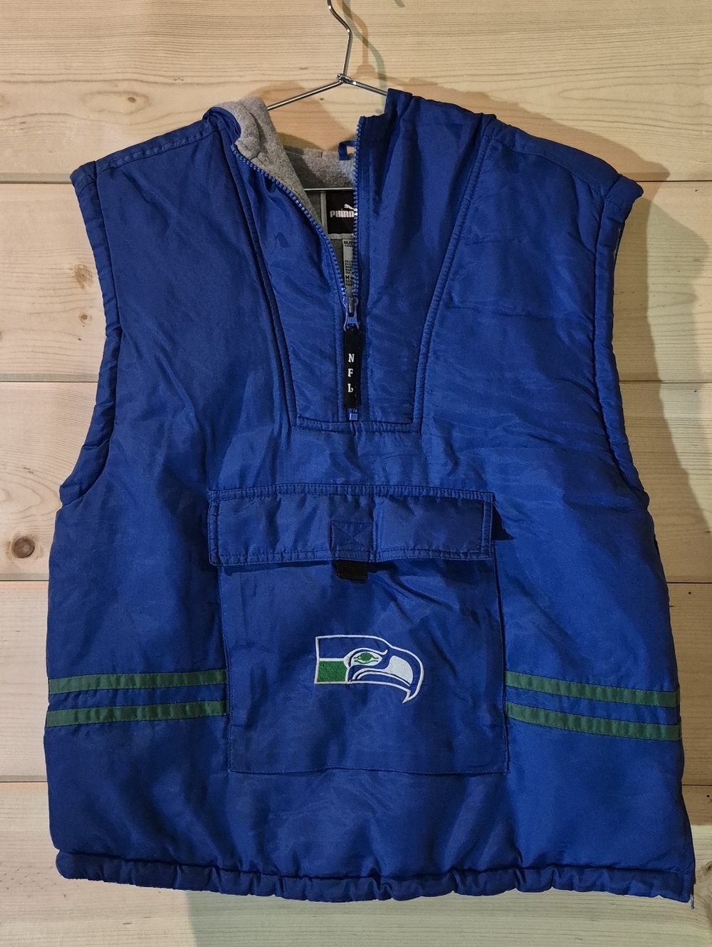 Vintage NFL Kids Blue & Green Seattle Seahawks Puffer Pullover Vest Size M 19x24